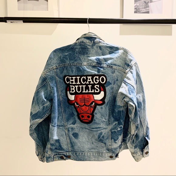Vintage Levi’s Denim Jacket Chicago Bulls NBA - Picture 3 of 3